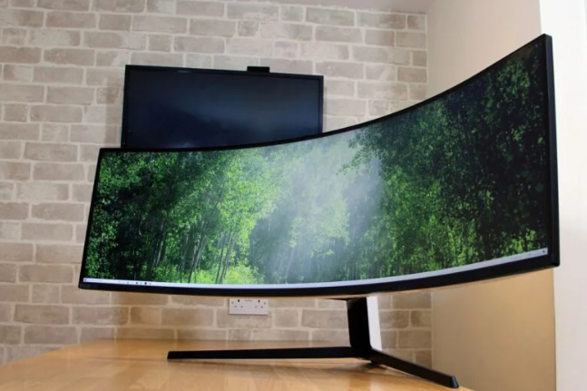 curved monitor